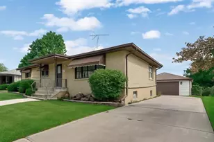 9211 Hawthorne Dr, Munster, IN 46321 - Photo 2