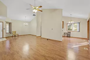 6140 Avocet Cir, Hobart, IN 46342 - Photo 4