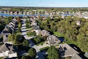 10589 Erie Dr, Crown Point, IN 46307 - Photo 40