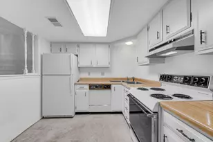 2371 Deerpath Dr, Schererville, IN 46375 - Photo 8