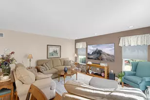 101 E 13th Pl, Hobart, IN 46342 - Photo 4