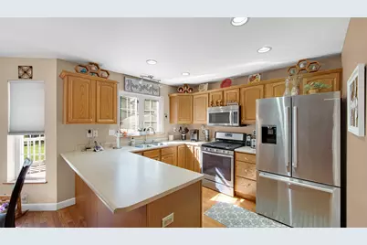 101 E 13th Place, Hobart, IN 46342 - Photo 8