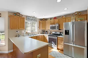 101 E 13th Pl, Hobart, IN 46342 - Photo 8