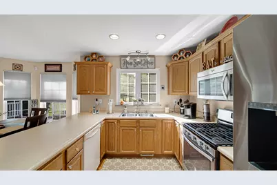 101 E 13th Place, Hobart, IN 46342 - Photo 10