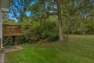 10788 Knickerbocker Ct, Saint John, IN 46373 - Photo 4