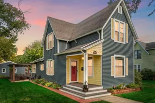 422 Jefferson Ave, Chesterton, IN 46304 - Photo 2