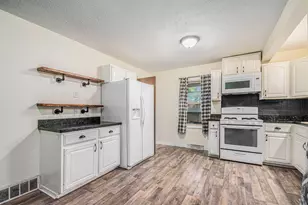 225 Holton Rd, La Porte, IN 46350 - Photo 4