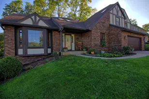 512 Camden Ct, Valparaiso, IN 46385 - Photo 2