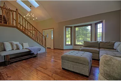 512 Camden Court, Valparaiso, IN 46385 - Photo 4