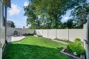 5544 Maggie Mae Ct, Crown Point, IN 46307 - Photo 2