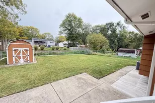 7809 Chase St, Merrillville, IN 46410 - Photo 22