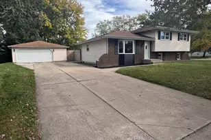 3221 Cooley St, Portage, IN 46368 - Photo 2