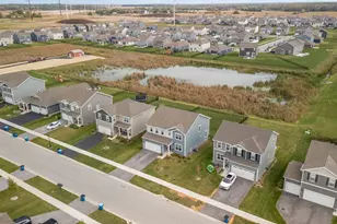 10453 Privet Dr, Crown Point, IN 46307 - Photo 4