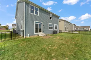 10453 Privet Dr, Crown Point, IN 46307 - Photo 32