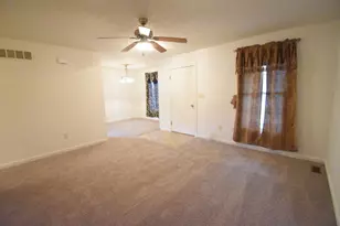 705 E Vine St, Rensselaer, IN 47978 - Photo 12