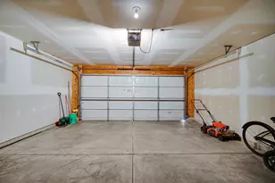 1741 W 86th Ln, Merrillville, IN 46410 - Photo 16