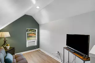 1422 Roberts Ave, Whiting, IN 46394 - Photo 4