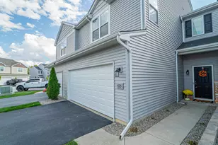 425 Briarwood Ln, Lowell, IN 46356 - Photo 2