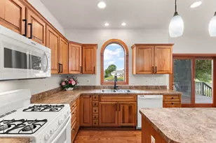 10700 Martinique Ln, Crown Point, IN 46307 - Photo 24