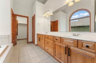 10700 Martinique Ln, Crown Point, IN 46307 - Photo 12