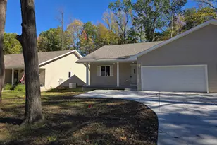 1524 S Woodland Ave, Michigan City, IN 46360 - Photo 1