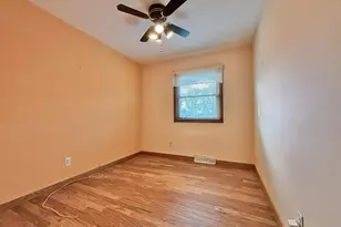 5361 Pierce St, Merrillville, IN 46410 - Photo 8