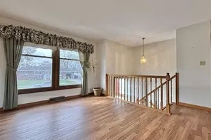 5361 Pierce St, Merrillville, IN 46410 - Photo 4