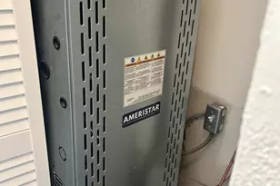 511 S Wayne St, Gary, IN 46403 - Photo 10