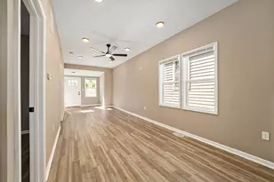 1037 Ames St, Hammond, IN 46320 - Photo 4