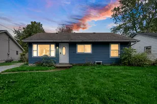 2009 W Porter Ave, Chesterton, IN 46304 - Photo 2