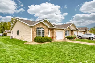 3721 Sandalwood Dr, Highland, IN 46322 - Photo 2