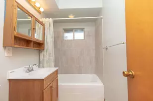 3136 Lois Pl, Highland, IN 46322 - Photo 12