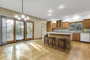 7674 E Potato Hole Ct, New Carlisle, IN 46552 - Photo 6