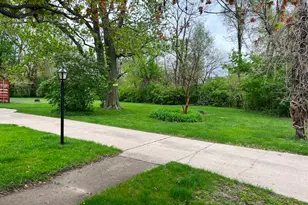 8959 Lawndale St, Highland, IN 46322 - Photo 2