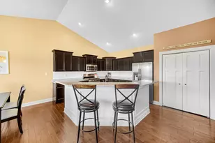 3002 Winter Garden Dr, Valparaiso, IN 46385 - Photo 6