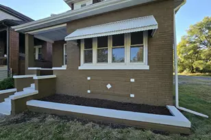 1040 Polk St, Gary, IN 46402 - Photo 2