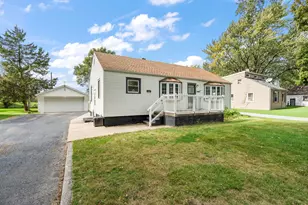 7714 Marshall St, Merrillville, IN 46410 - Photo 2