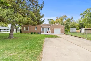 221 Cedar St, Crown Point, IN 46307 - Photo 4