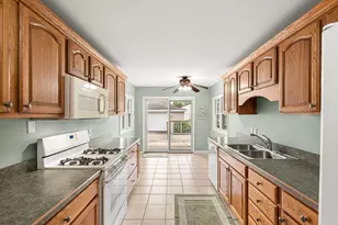 8035 Kooy Dr, Munster, IN 46321 - Photo 6