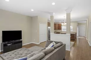 1066 E 115th Ct, Crown Point, IN 46307 - Photo 4