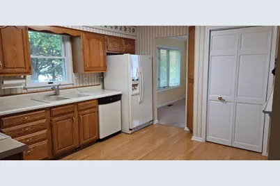 628 B Begonia Street SE, Demotte, IN 46310 - Photo 8