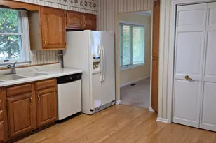 628B Begonia St SE, Demotte, IN 46310 - Photo 8