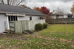 2303 Worthington Dr, Valparaiso, IN 46383 - Photo 16