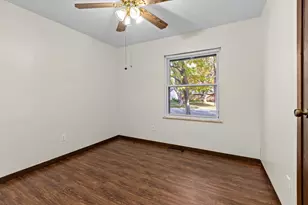 2303 Worthington Dr, Valparaiso, IN 46383 - Photo 8