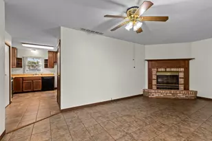 2303 Worthington Dr, Valparaiso, IN 46383 - Photo 2