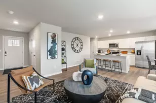 600 W 39th Pl, Hobart, IN 46342 - Photo 6