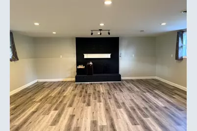 7600 W Mill Court, Hobart, IN 46342 - Photo 20