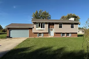 7600 W Mill Ct, Hobart, IN 46342 - Photo 1