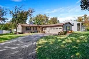 1707 Whittier Park Dr, Valparaiso, IN 46383 - Photo 2