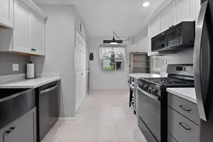 1707 Whittier Park Dr, Valparaiso, IN 46383 - Photo 4